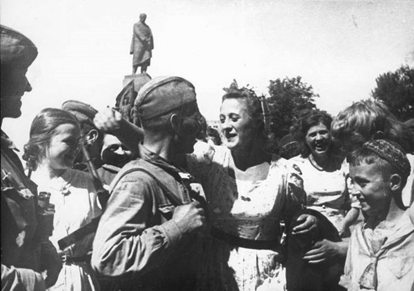 Андрей Парамонов. ПОСЛЕДНЯЯ БИТВА ЗА ХАРЬКОВ. «Таланты советских полководцев или какой ценой был освобожден Харьков»